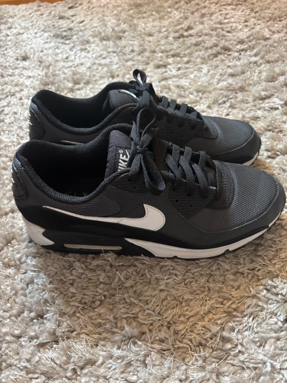 Nike Men's Grey and White Air Max Style Sneakers